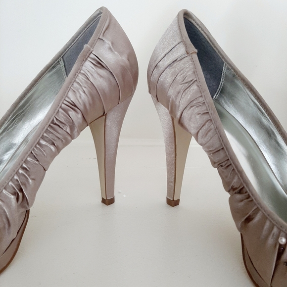 EUC HAZEL STILETTO HEELS - Picture 8 of 14